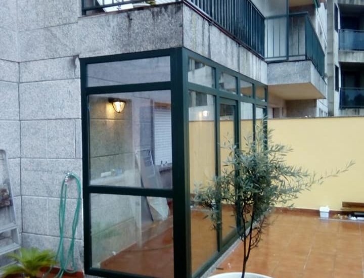 Ventana de PVC y aluminio a medida fabricada por Top Ventana en Galicia