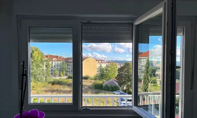 Ventana de PVC a medida fabricada por Top Ventana en Galicia